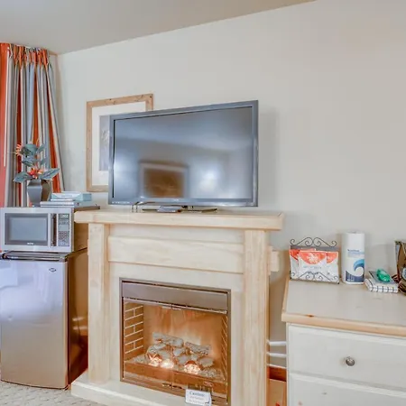 Icicle Village Resort 401 & 402: Ponderosa Hideaway